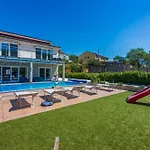 Vila Monte Adria *