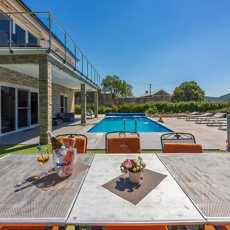Villa Monte Adria *