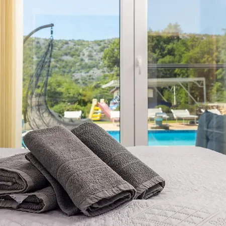 Villa Monte Adria *